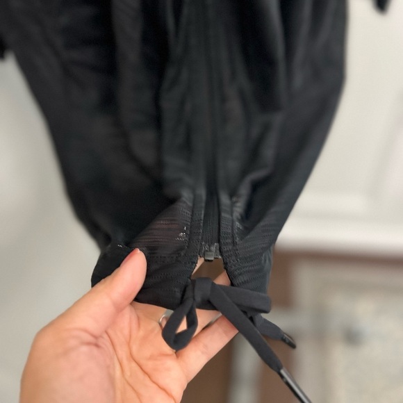 🖤 Lululemon Lab Haze Jacket – Black | Size: 19” P2P | Cinch Waist Mesh | Rare - Picture 5 of 6